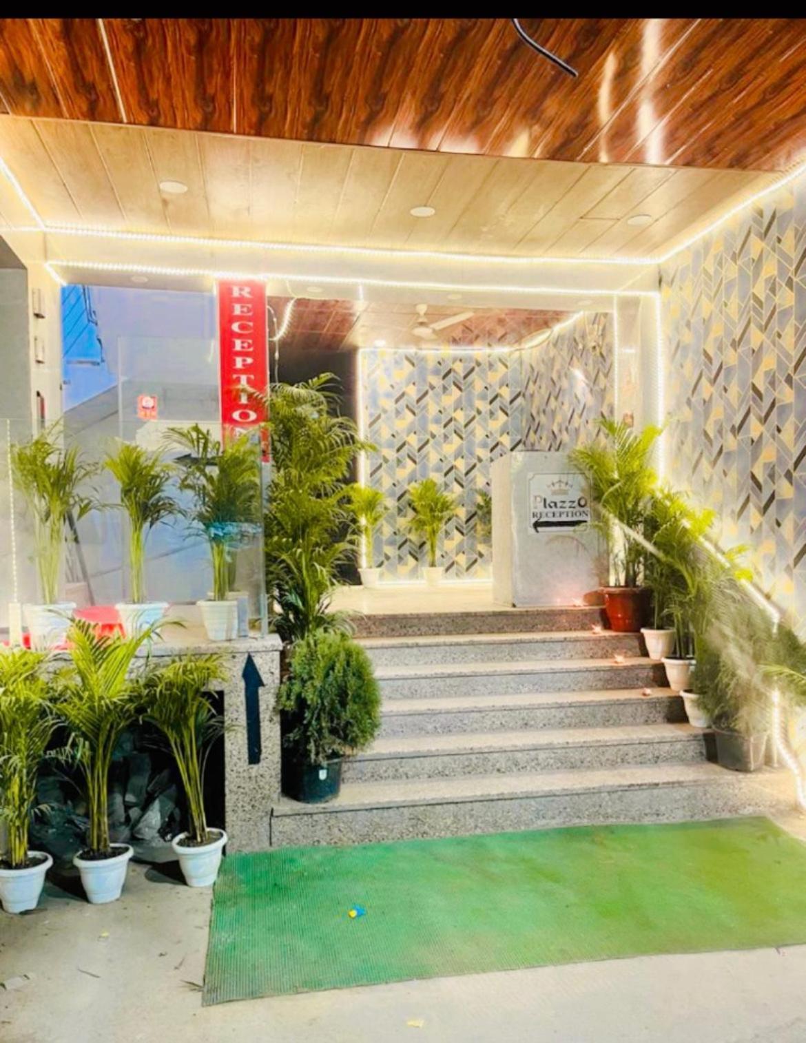 新德里Plazzo Prime Plaza At Delhi Airport住宿加早餐旅馆 外观 照片