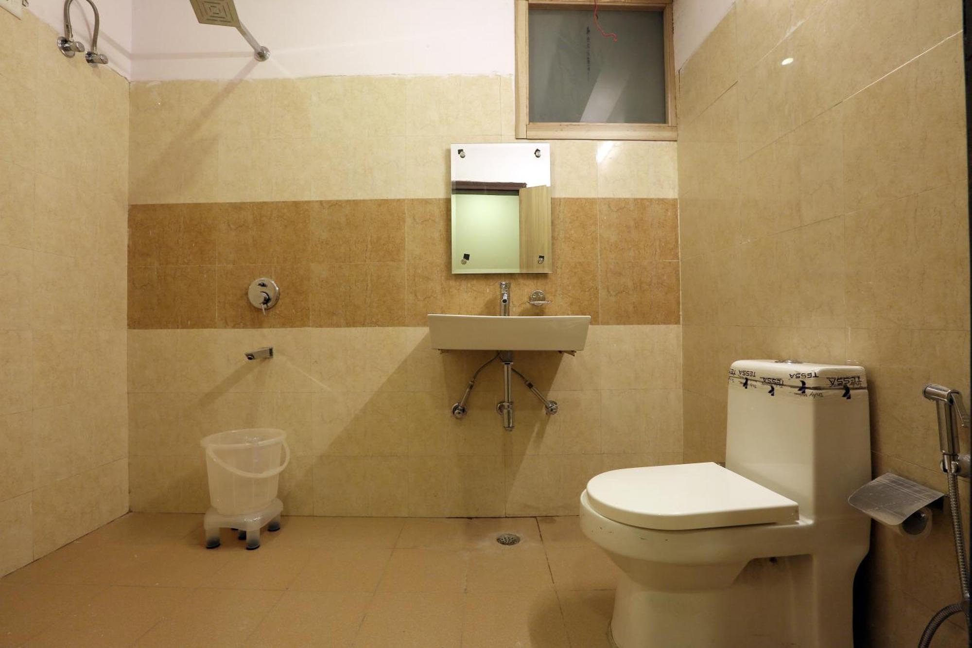 新德里Plazzo Prime Plaza At Delhi Airport住宿加早餐旅馆 外观 照片